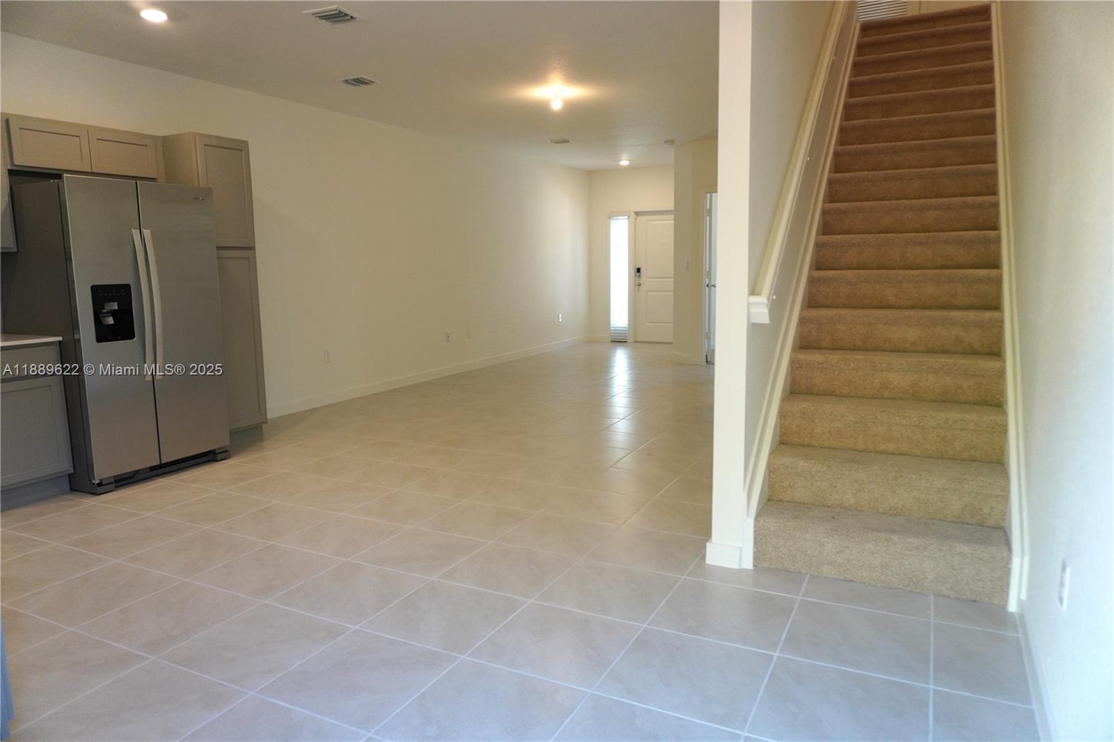 MIAMI LAND AND DEVELOPMEN - Residential Lease