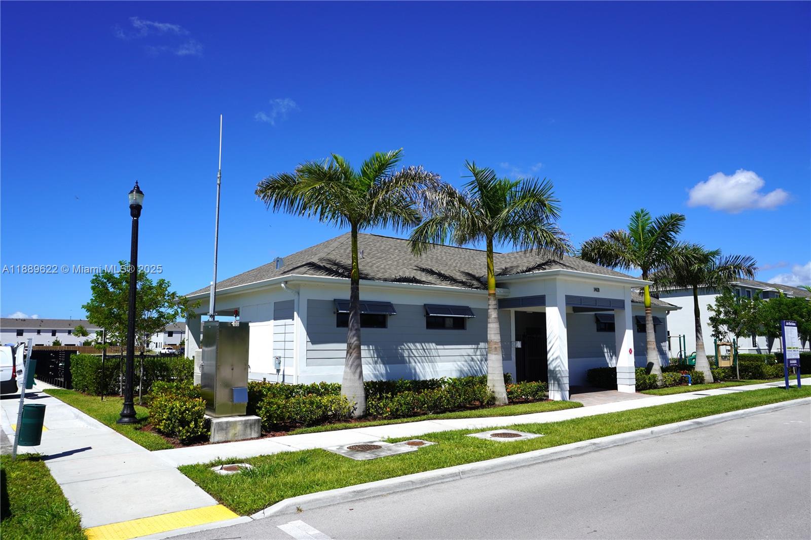 MIAMI LAND AND DEVELOPMEN - Residential Lease
