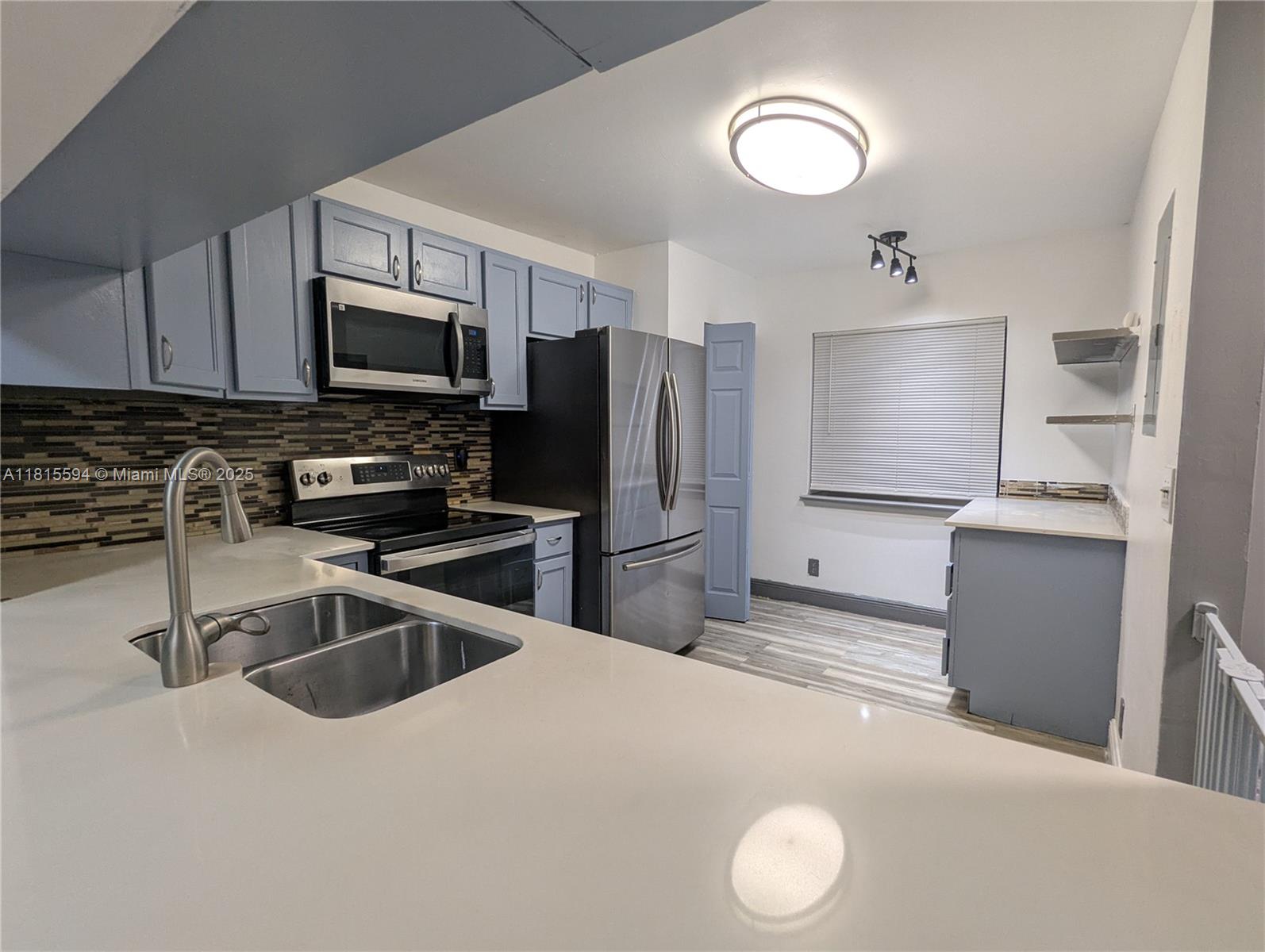 Rental Property at 4430 Nw 92nd Way, Sunrise, Miami-Dade County, Florida - Bedrooms: 3 
Bathrooms: 2  - $2,850 MO.