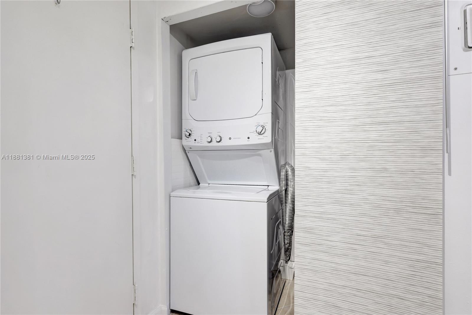 PLAZA 15 CONDO - Residential