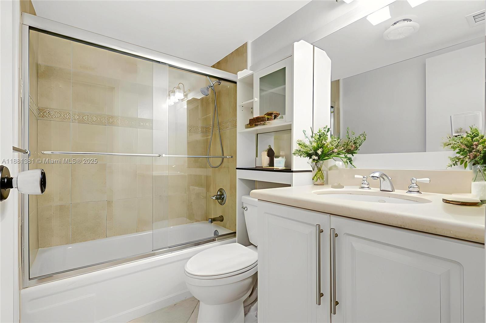 PLAZA 15 CONDO - Residential