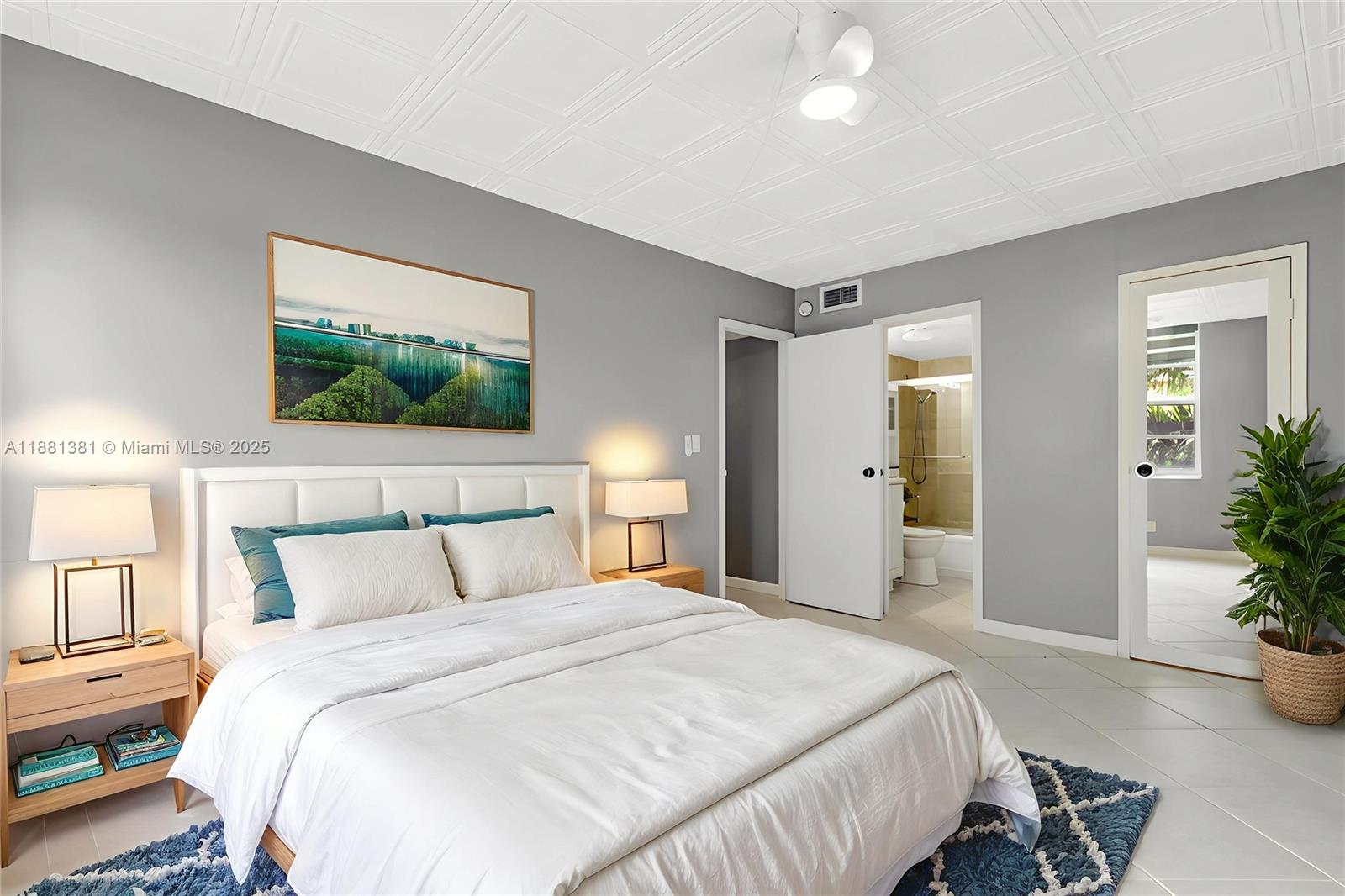 PLAZA 15 CONDO - Residential