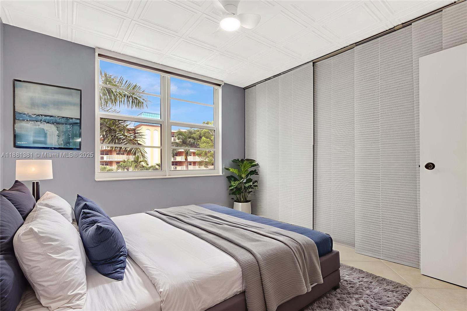 PLAZA 15 CONDO - Residential