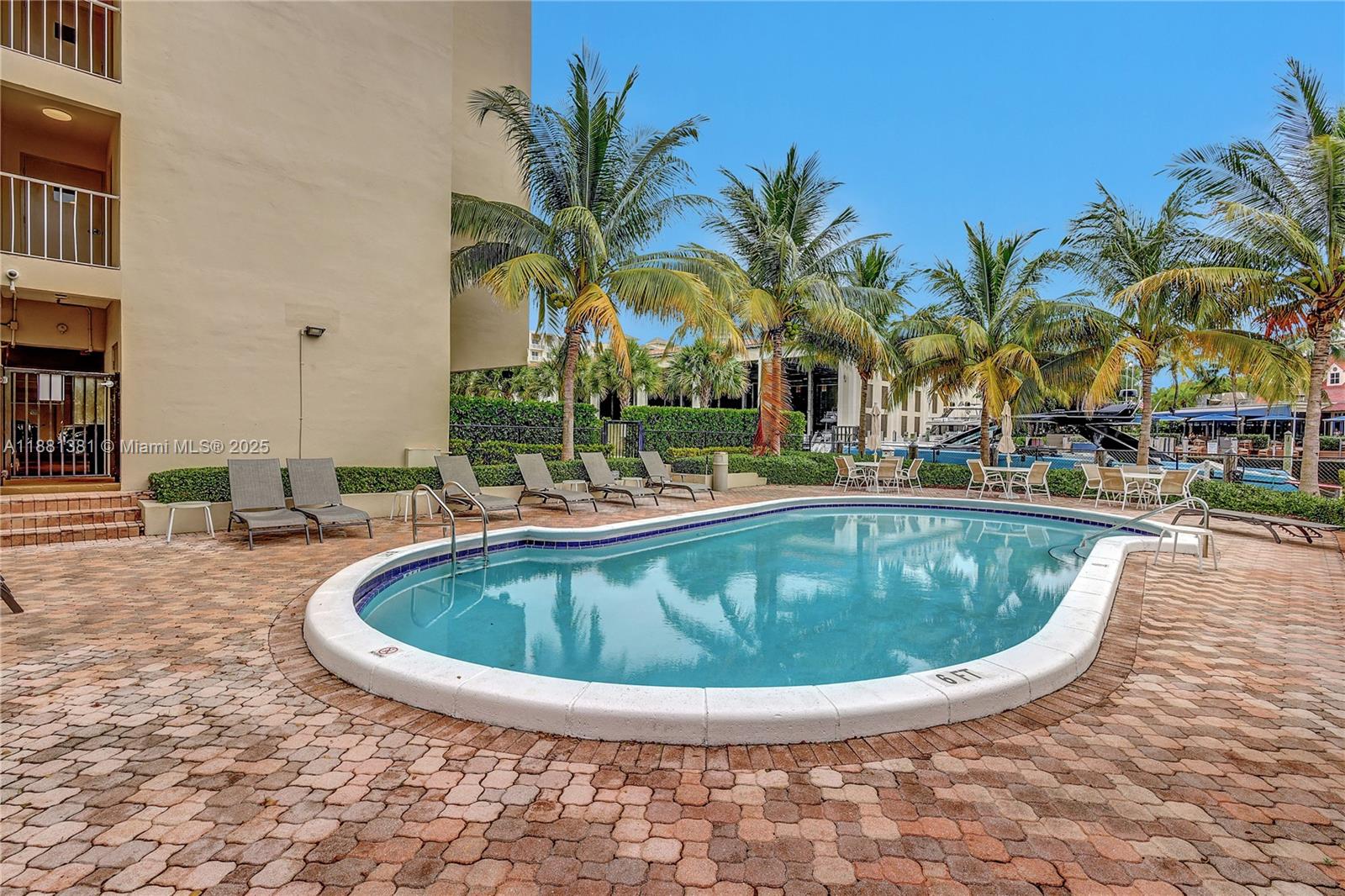 PLAZA 15 CONDO - Residential