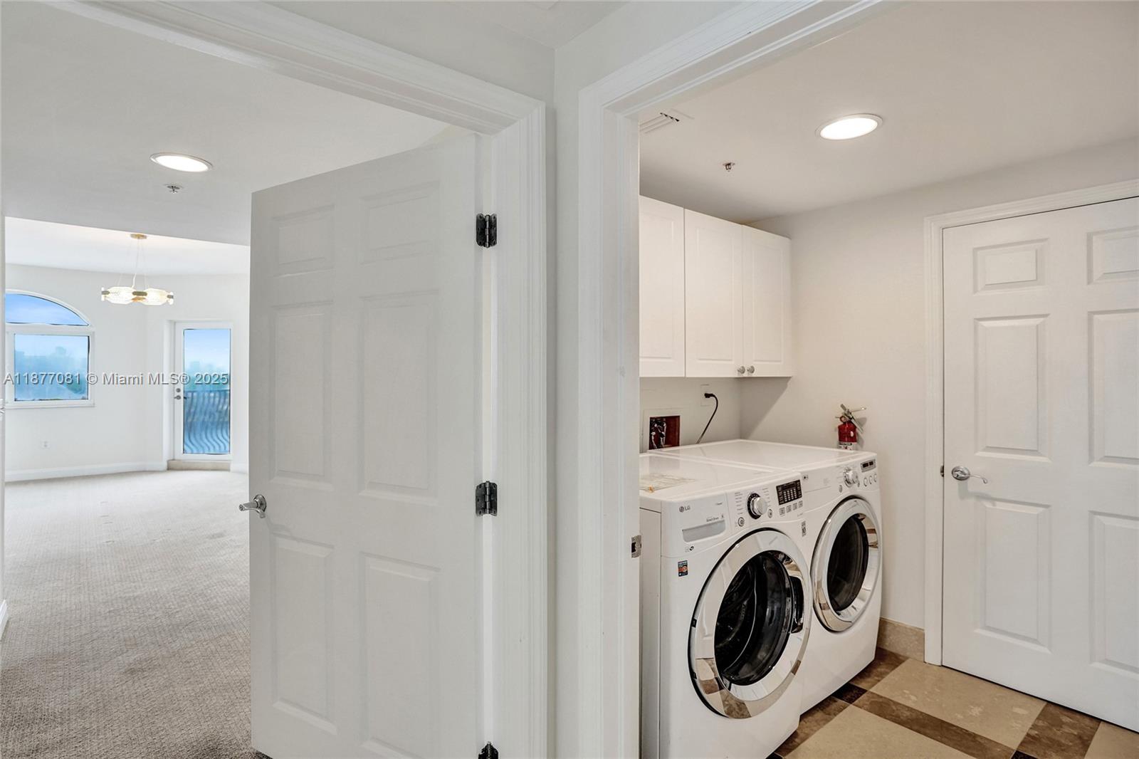 JACKSON TOWER LAS OLAS CO - Residential