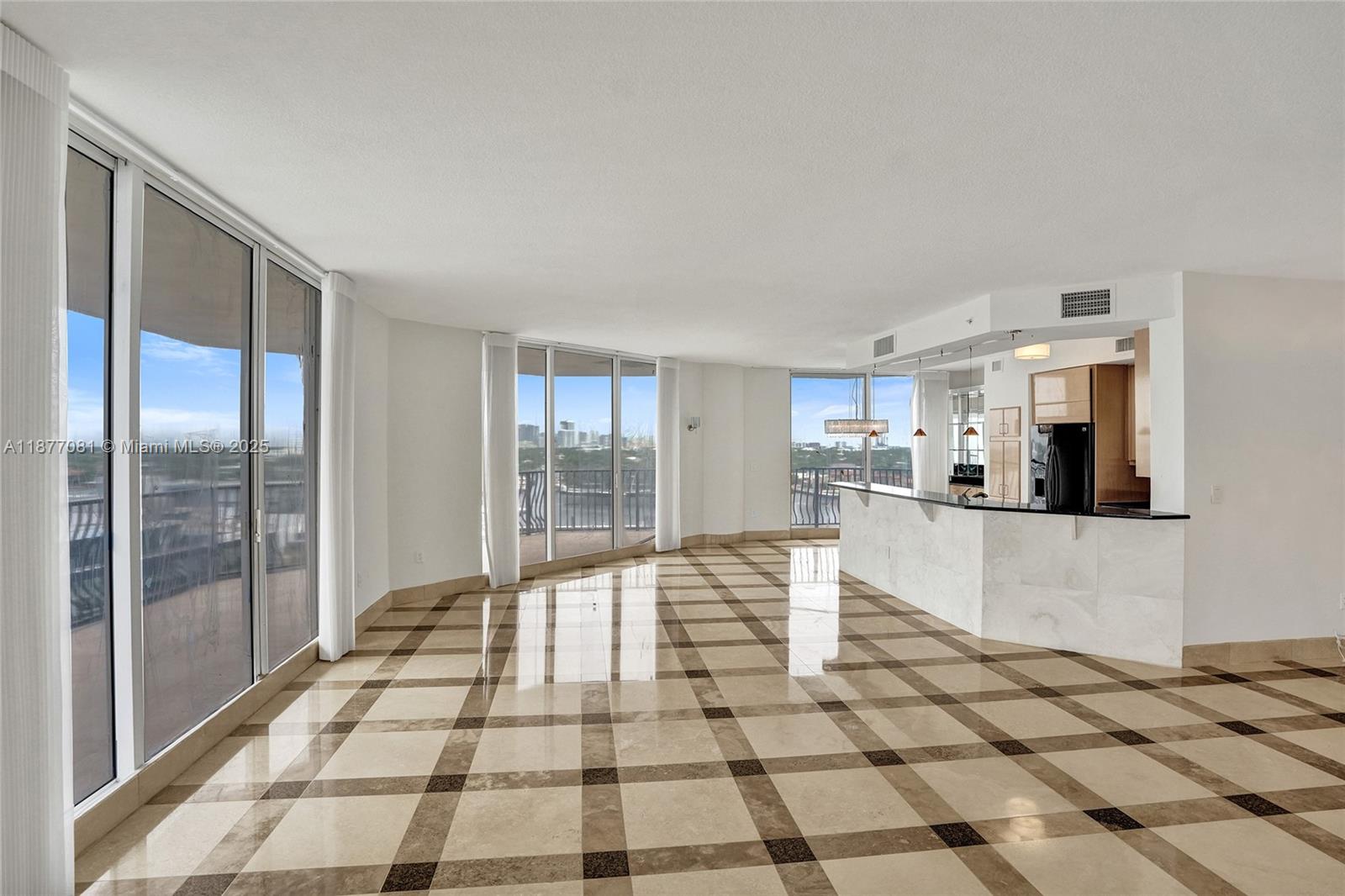 JACKSON TOWER LAS OLAS CO - Residential