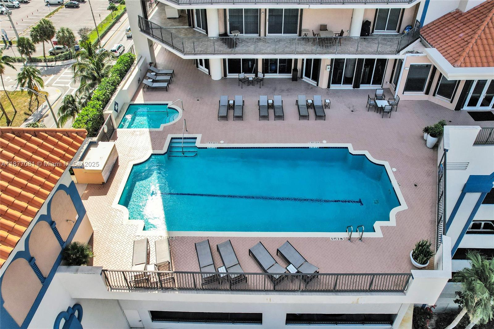 JACKSON TOWER LAS OLAS CO - Residential