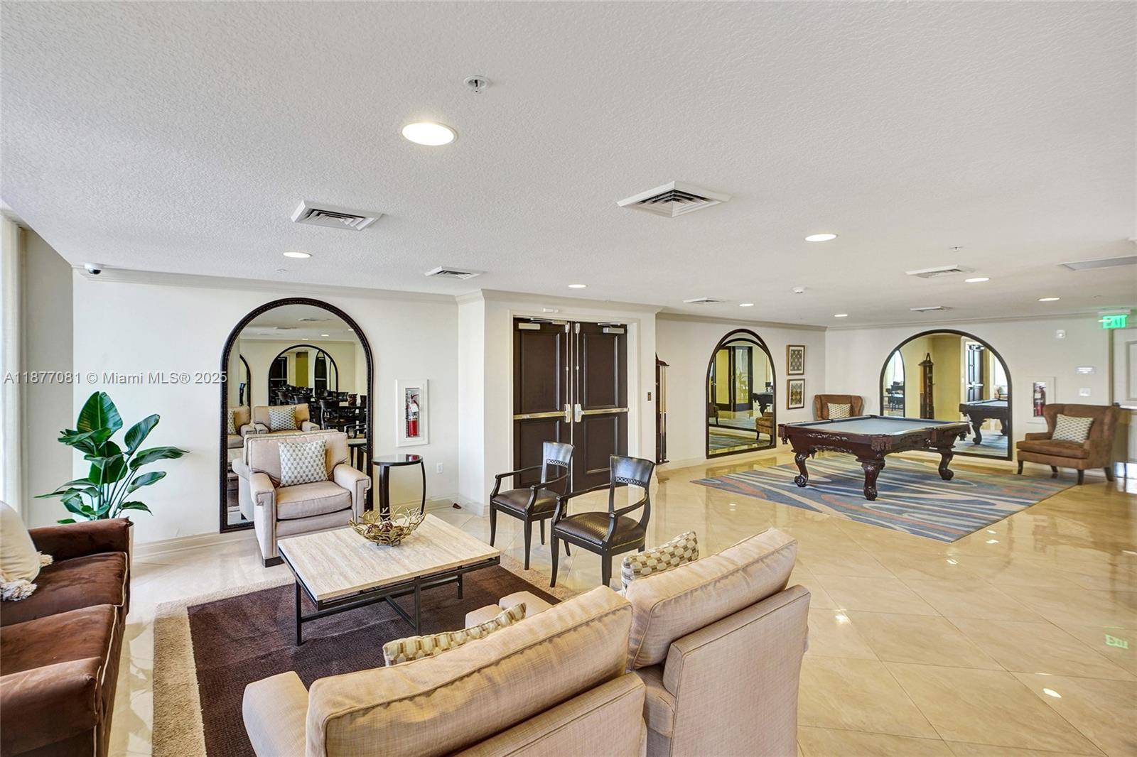 JACKSON TOWER LAS OLAS CO - Residential