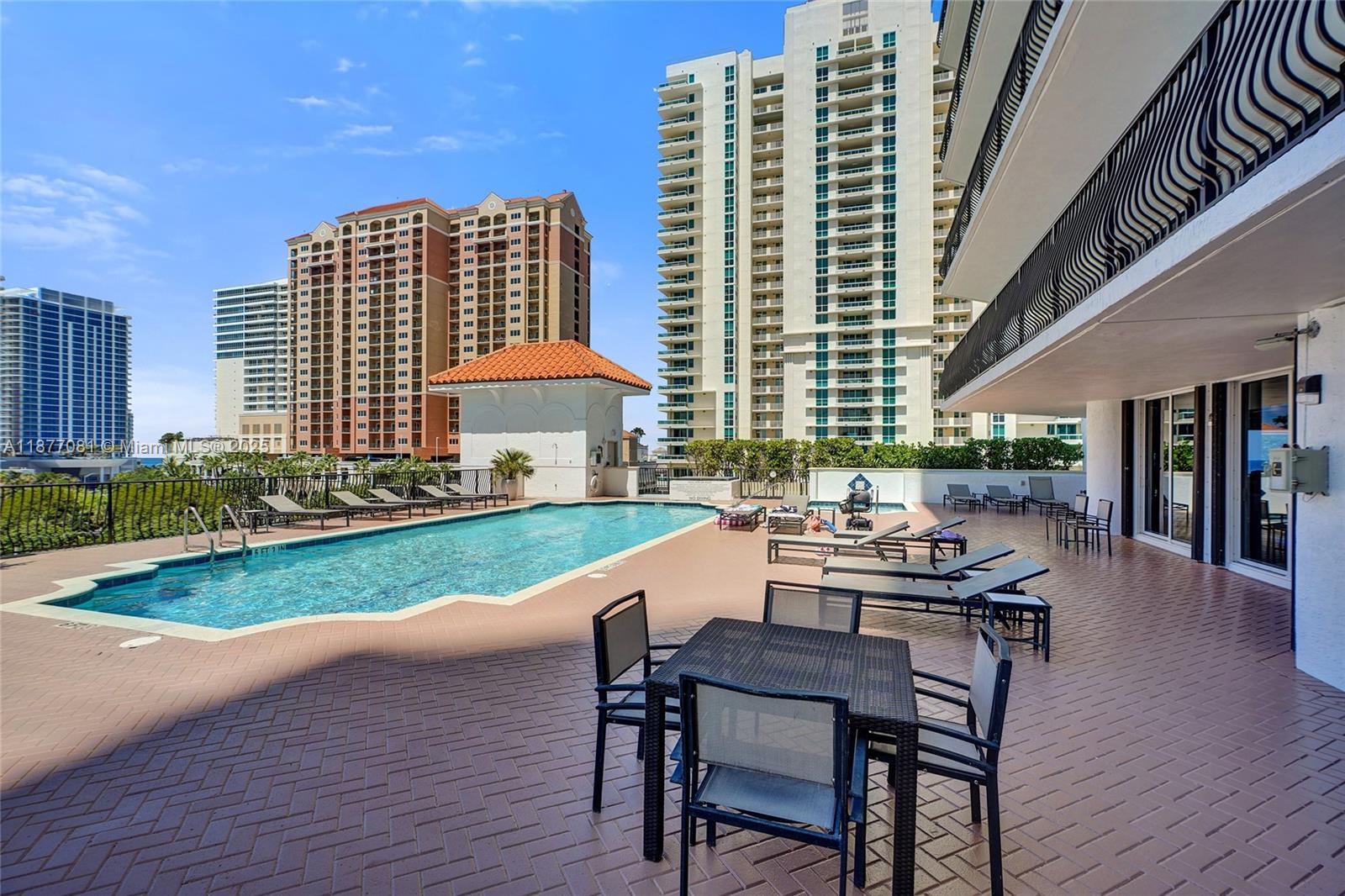 JACKSON TOWER LAS OLAS CO - Residential