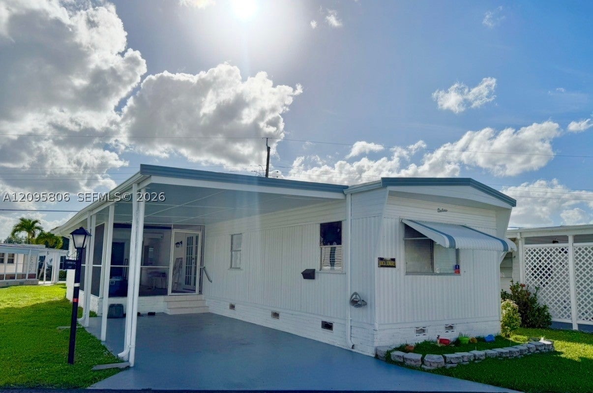 1332 S 33 Ave