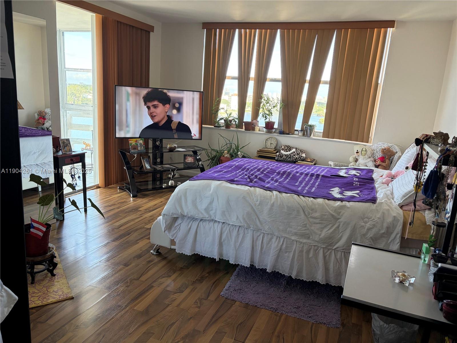 FIFTH MOORINGS CONDO - Residential