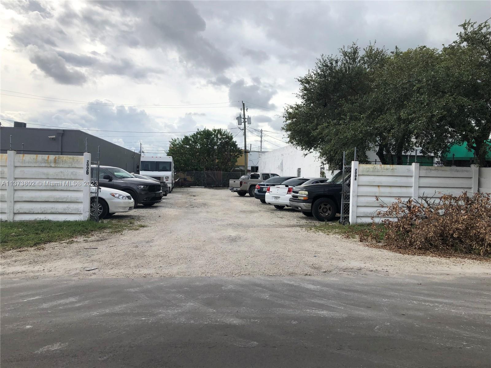 Amazing opportunity to develop land in the Industrial Park in East Hollywood. According to the City of Hollywood Zoning Map you are able to build up to 5 Stories High (55 Ft), have a maximum built area of 21,021 SF with a maximum built footprint of 6,035 SF. The Primary Uses allowed by City of Hollywood are as follows...
Residential - Live-Work, Multi-Family Residential, Single Family Residential
Office - Offices
Commercial - Assembly of pre-manufactured parts for sale on the premises, Automotive Rental, Furniture and Upholstery Shop, Car wash
Commercial Uses, Dry Cleaner, Food Processing, Parking Lots and Garages (Commercial)
Industrial - Contractor Shop and Storage (Indoor), Manufacturing and Space, Microbrewery, Self-Storage Facility,
Wholesaling and Warehousing