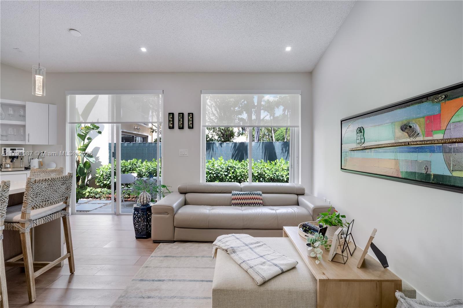 DORAL LANDINGS EAST - Residential