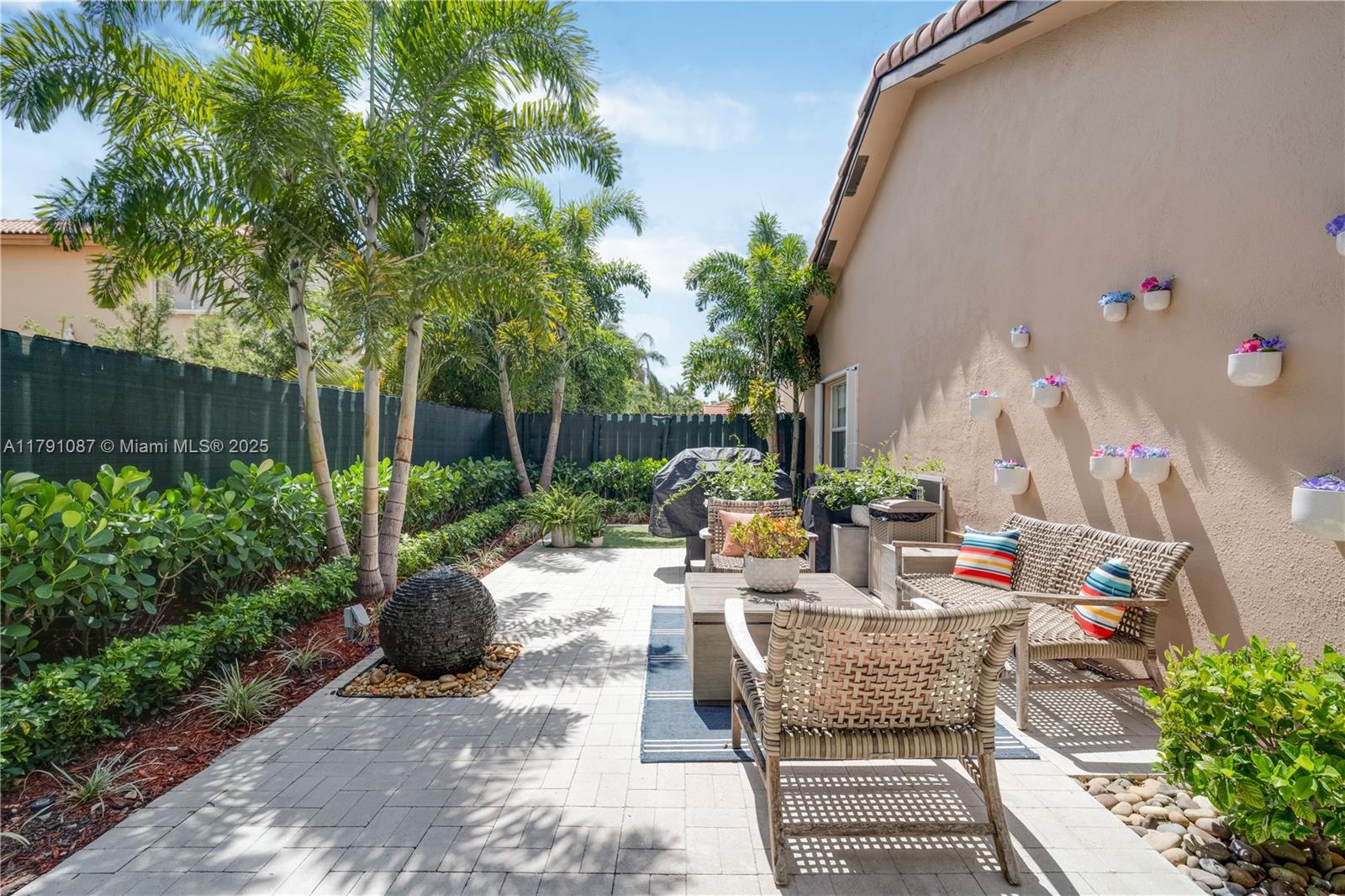 DORAL LANDINGS EAST - Residential