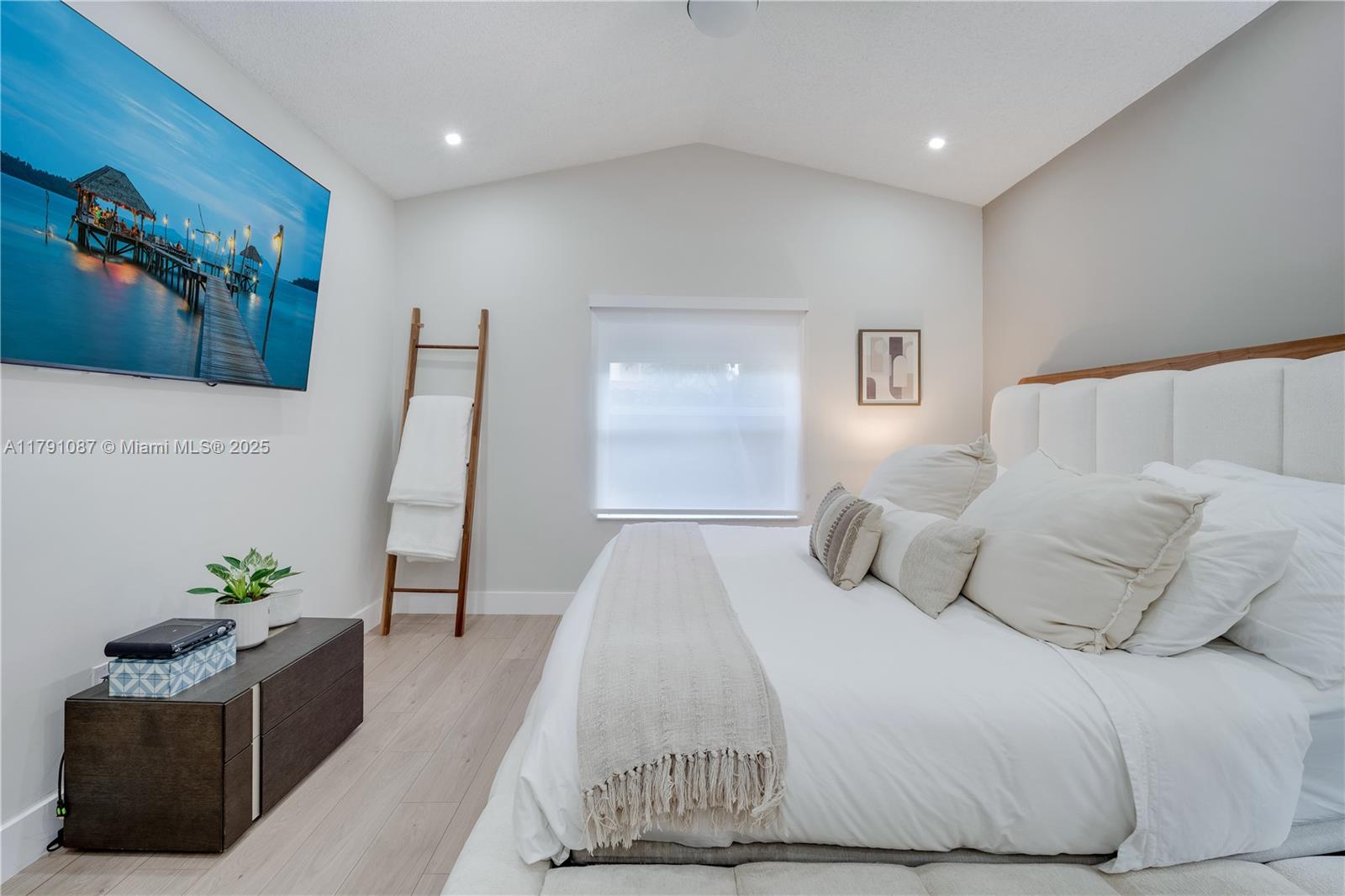 DORAL LANDINGS EAST - Residential