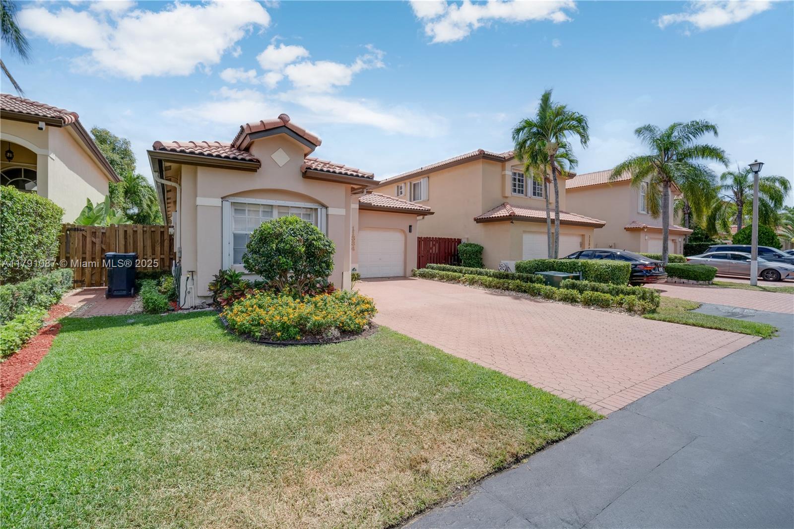 DORAL LANDINGS EAST - Residential