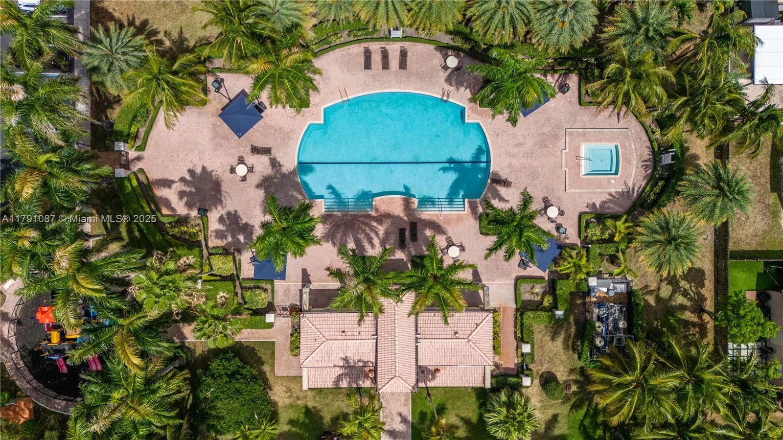 DORAL LANDINGS EAST - Residential