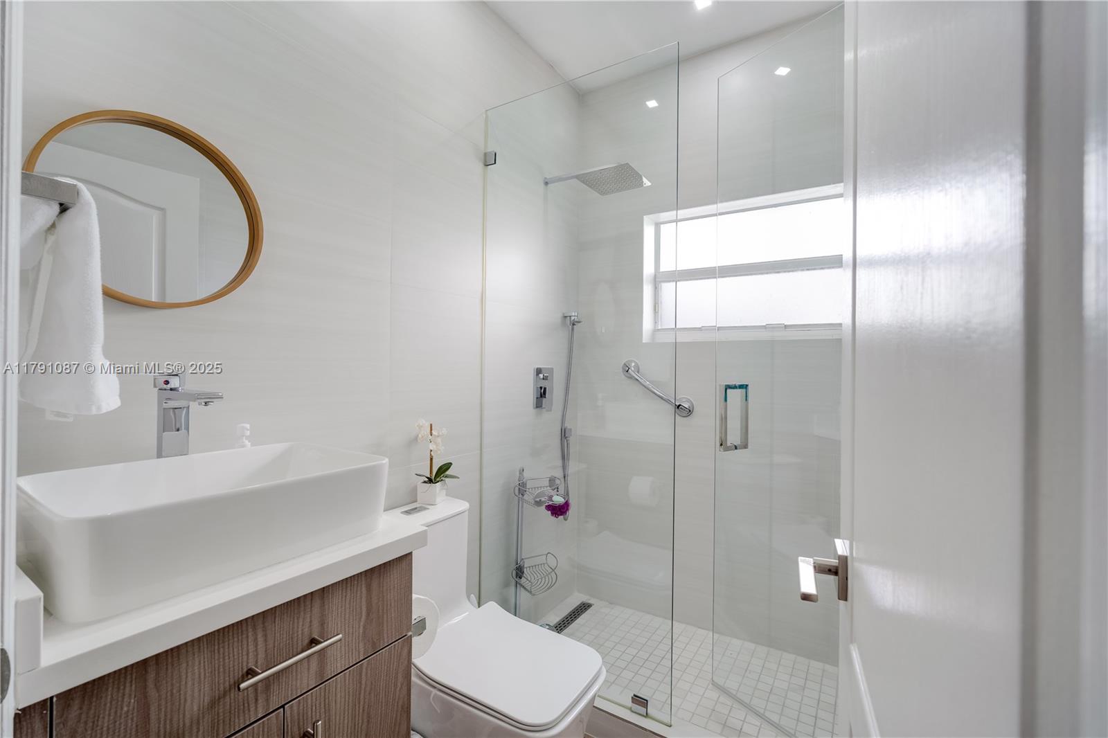 DORAL LANDINGS EAST - Residential
