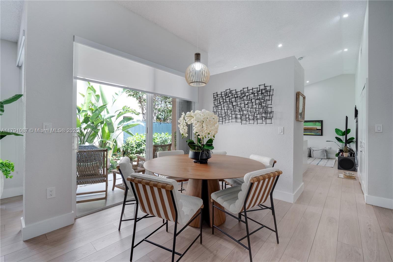DORAL LANDINGS EAST - Residential