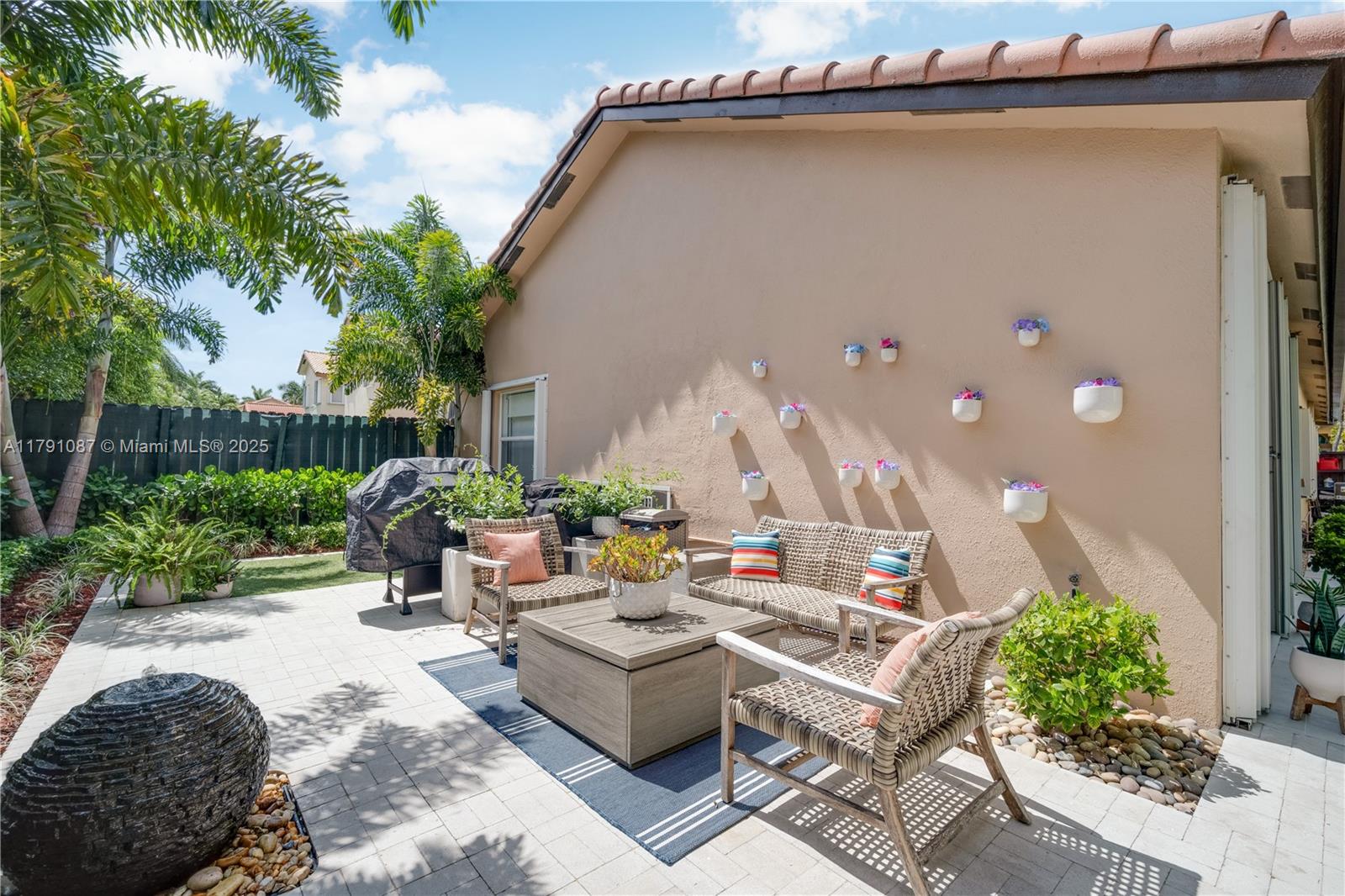 DORAL LANDINGS EAST - Residential