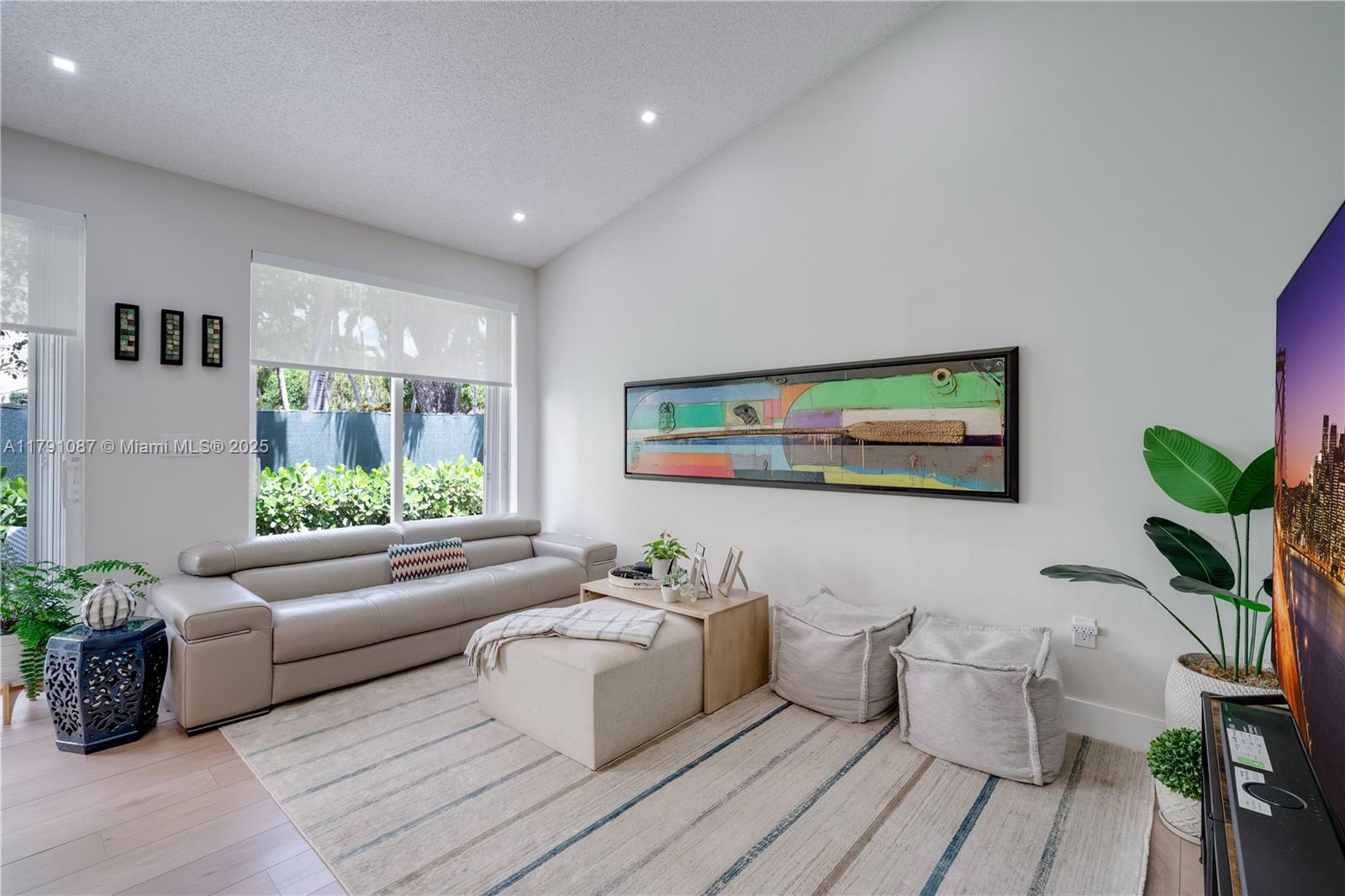 DORAL LANDINGS EAST - Residential