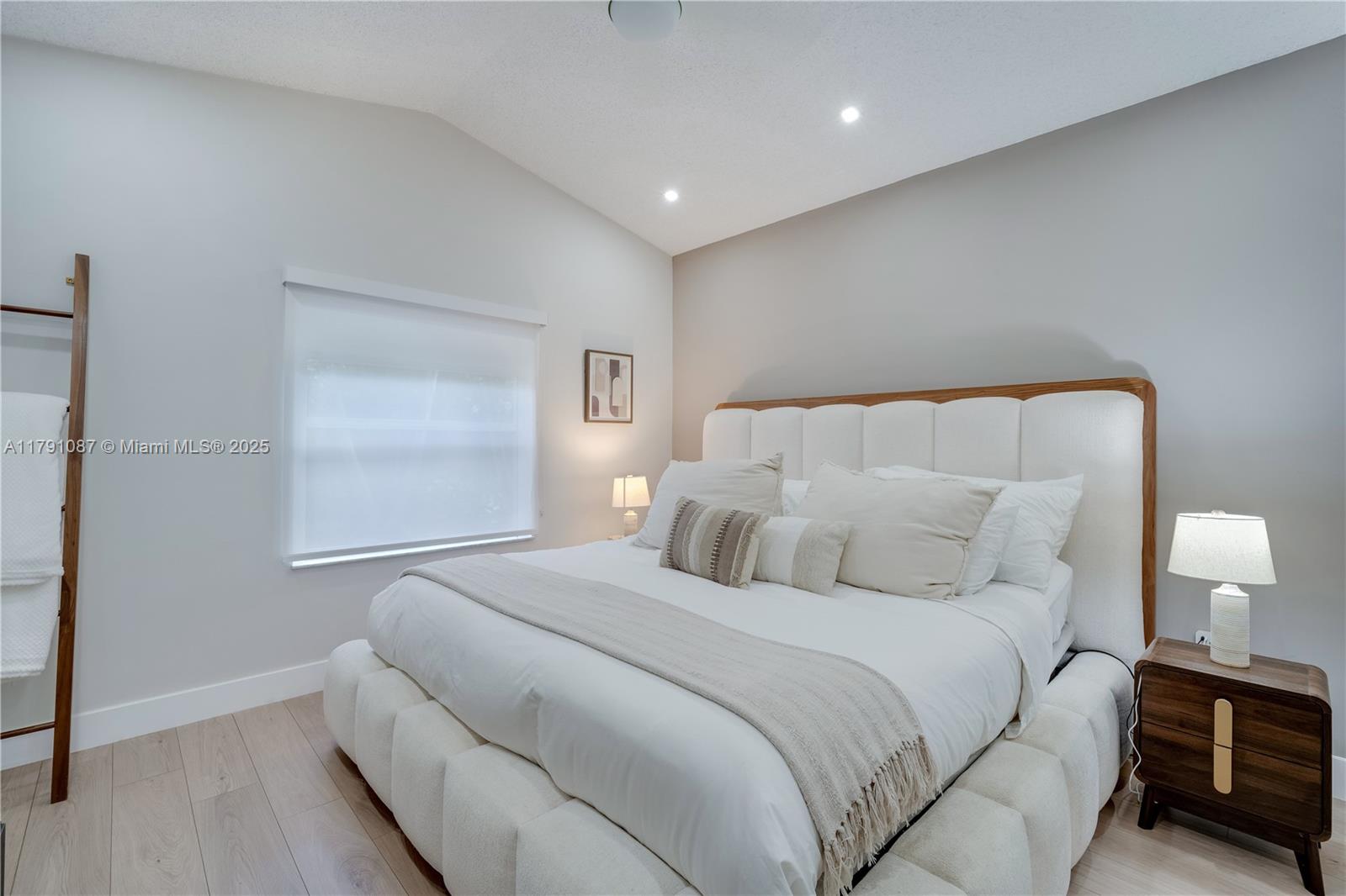 DORAL LANDINGS EAST - Residential