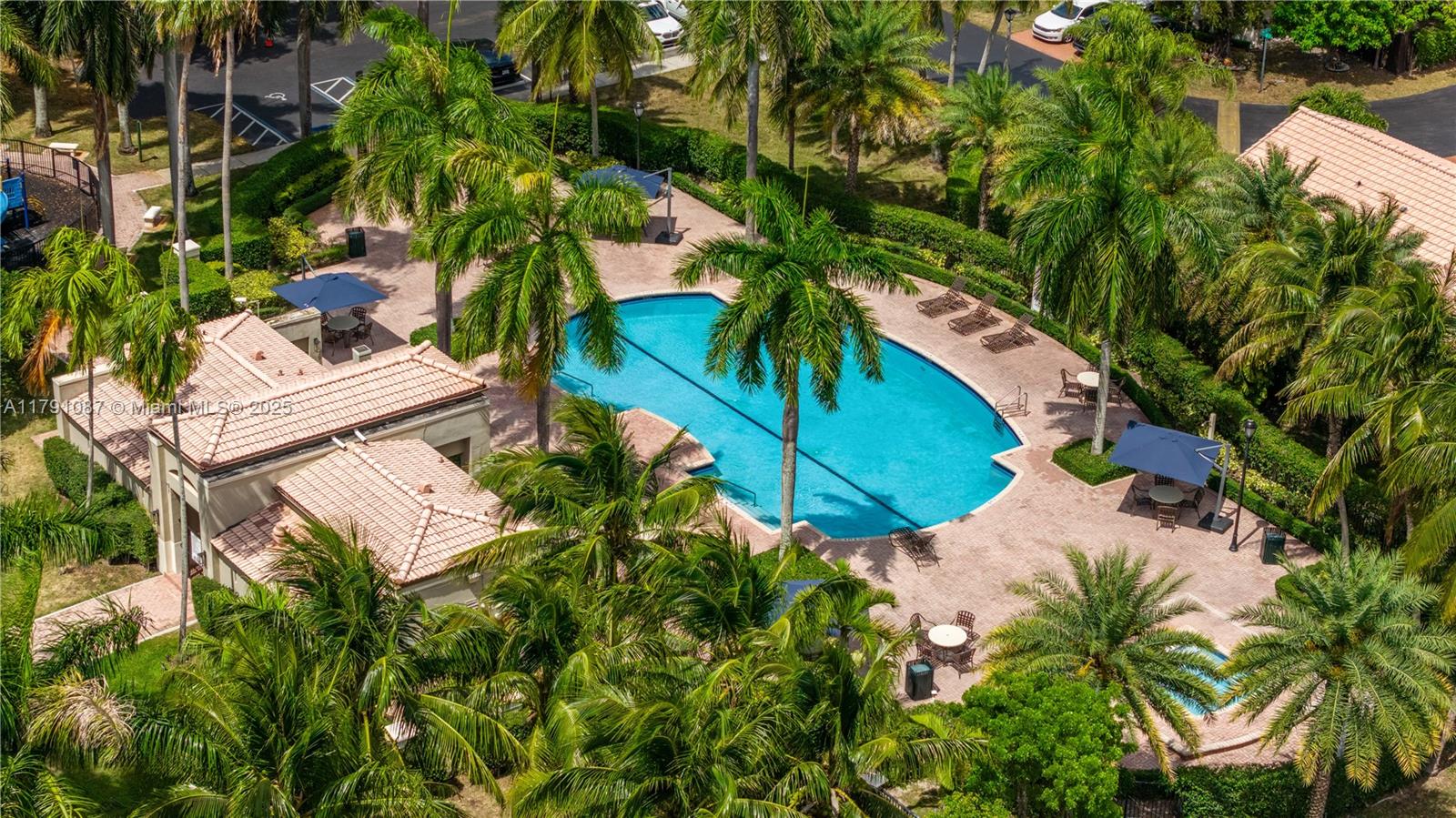 DORAL LANDINGS EAST - Residential