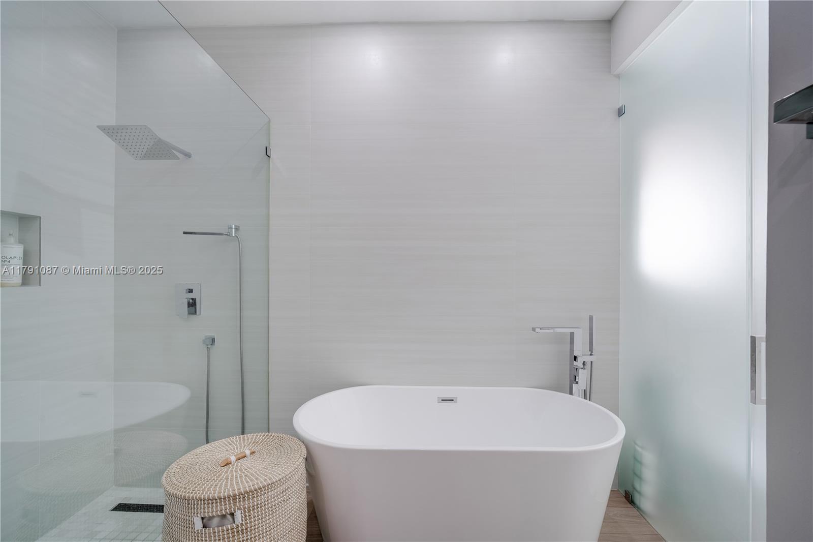 DORAL LANDINGS EAST - Residential