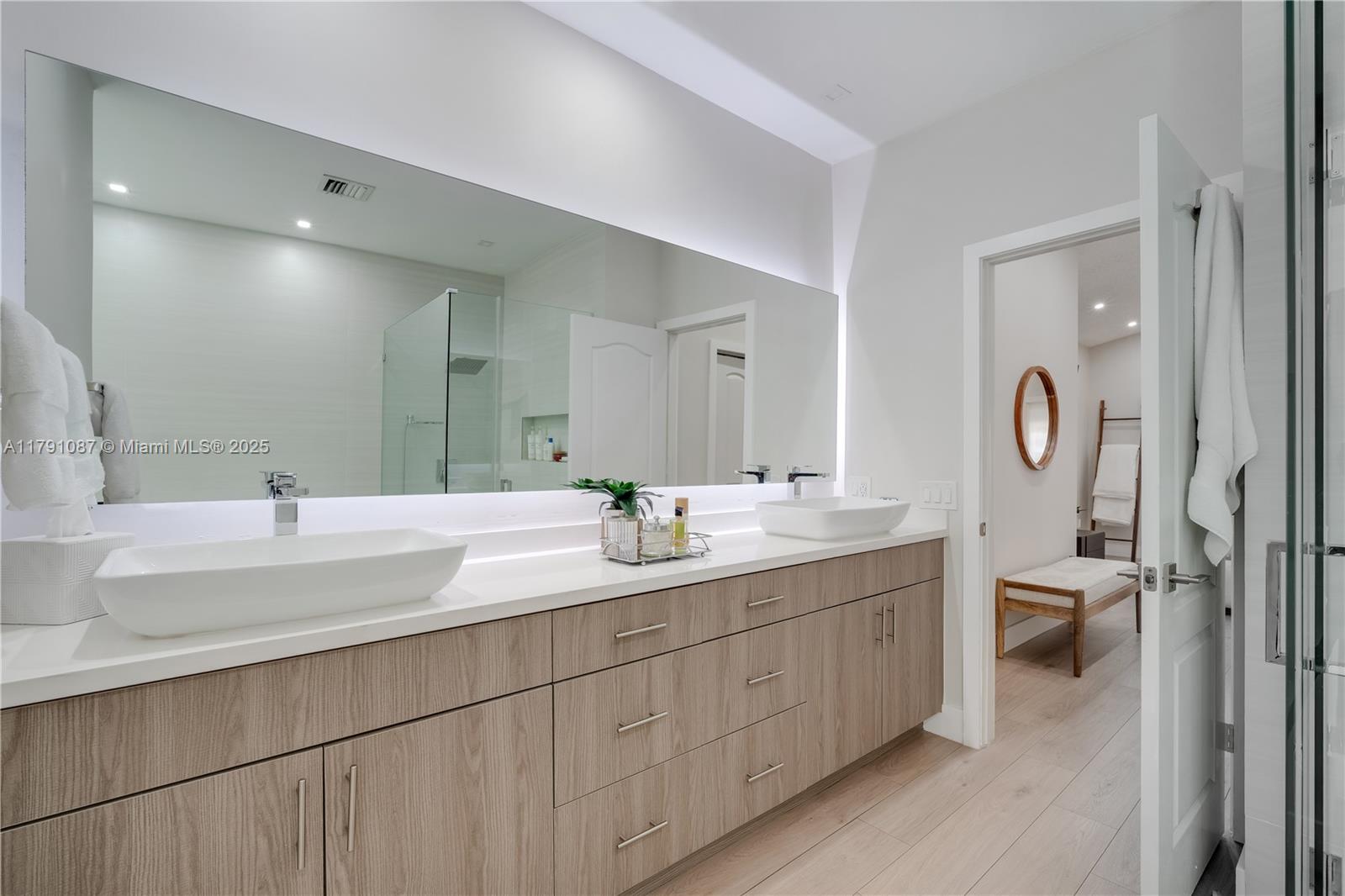 DORAL LANDINGS EAST - Residential