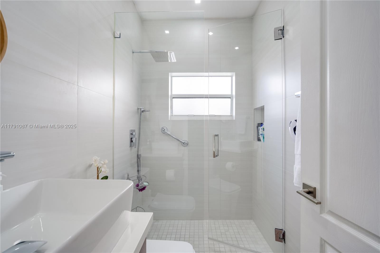 DORAL LANDINGS EAST - Residential
