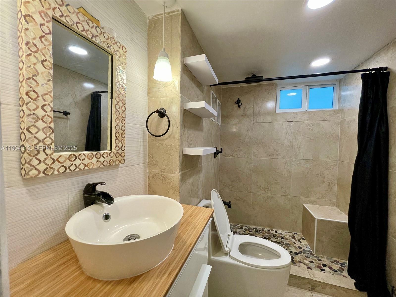 BAYSIDE TERRACE CONDO - Residential Lease