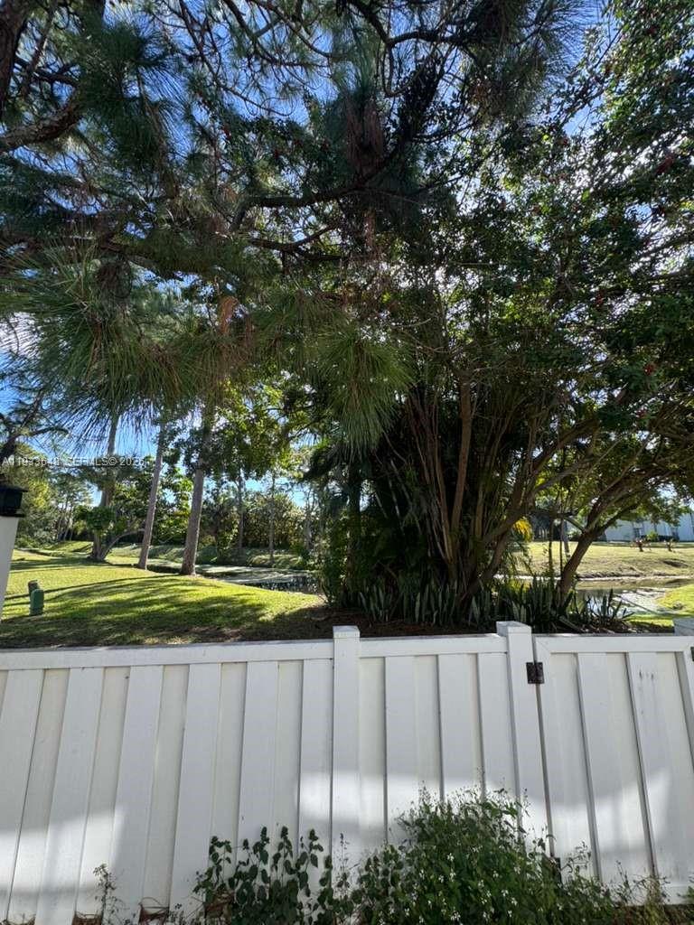 PALM CLUB WEST VILLAGE 1 - Residential