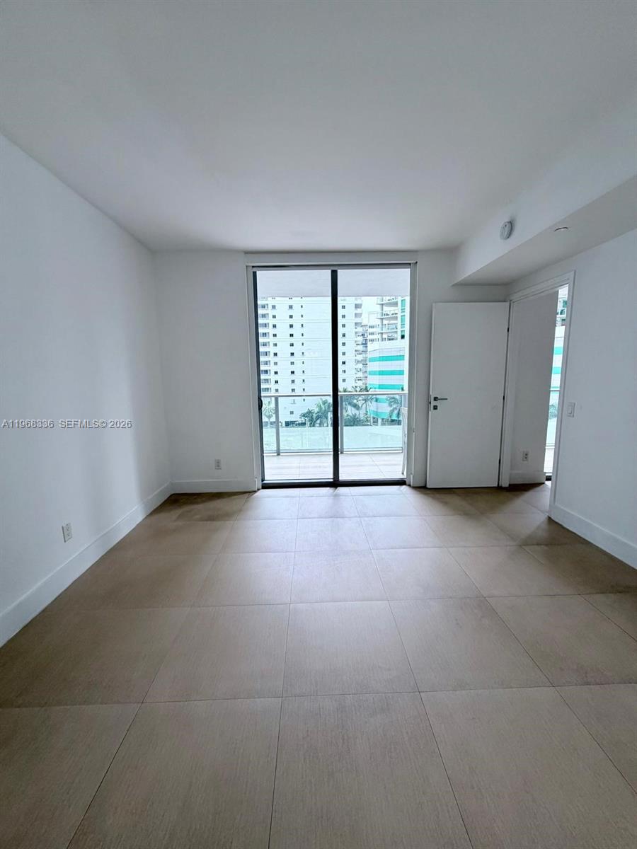 1300 Brickell Bay Dr 607