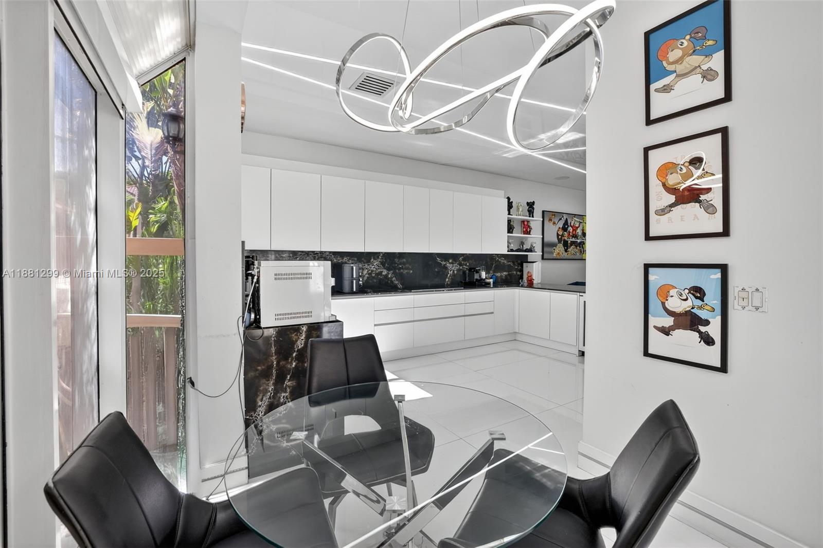 ISLAND WAY - Residential