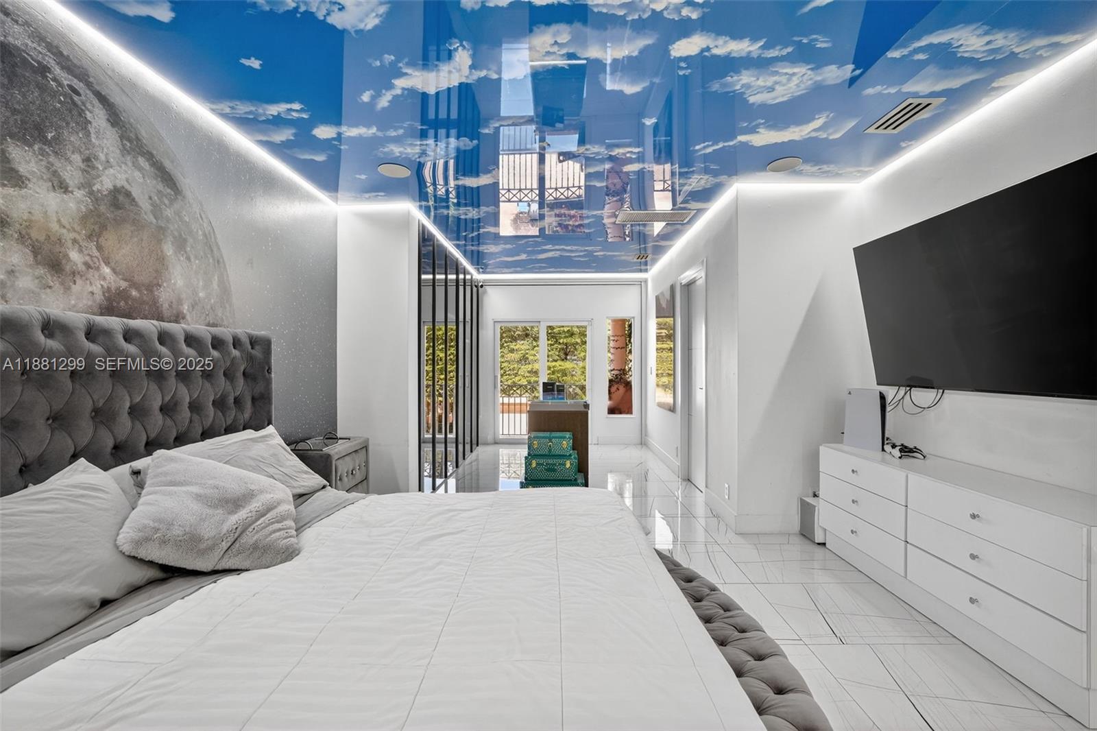 ISLAND WAY - Residential