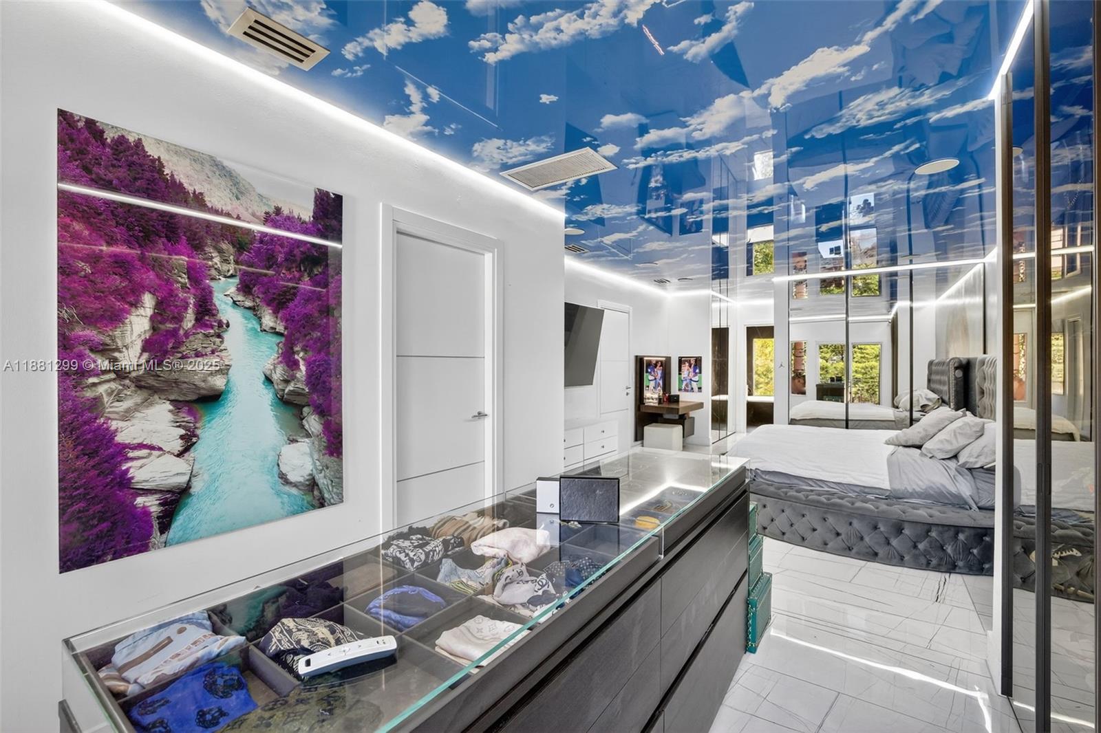 ISLAND WAY - Residential