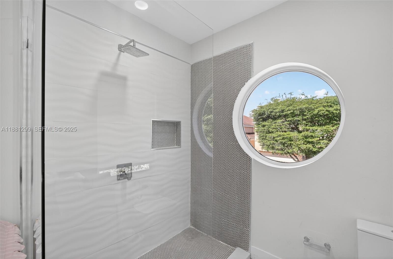 ISLAND WAY - Residential