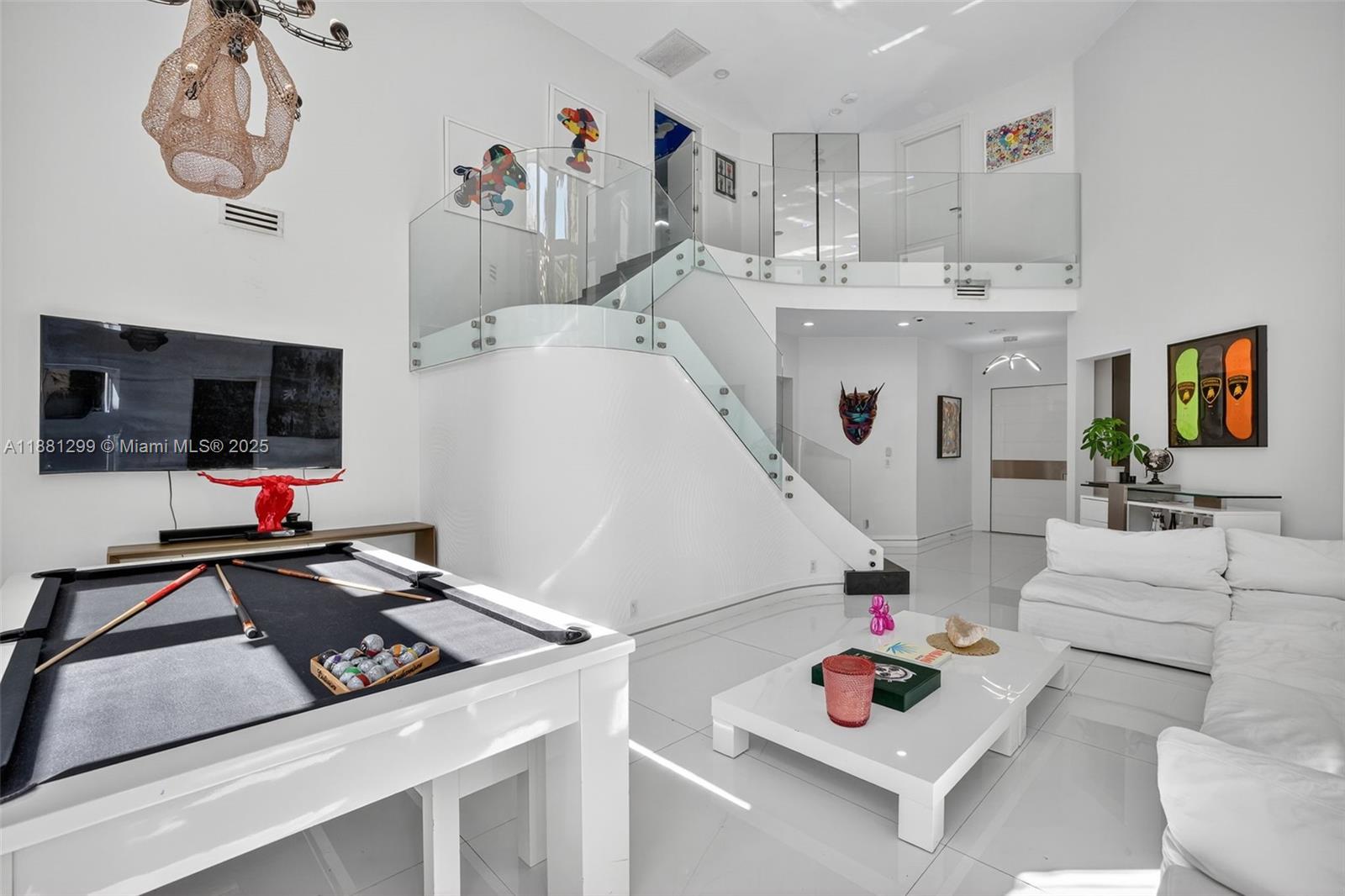 ISLAND WAY - Residential