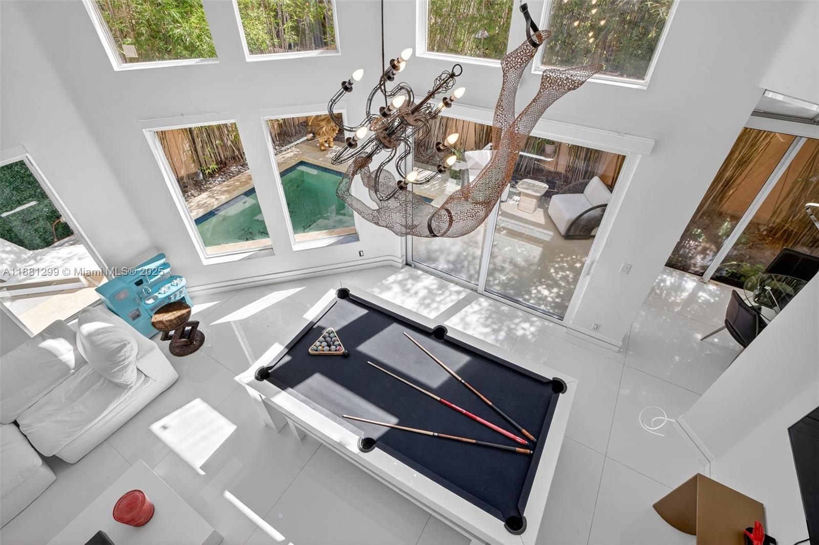 ISLAND WAY - Residential