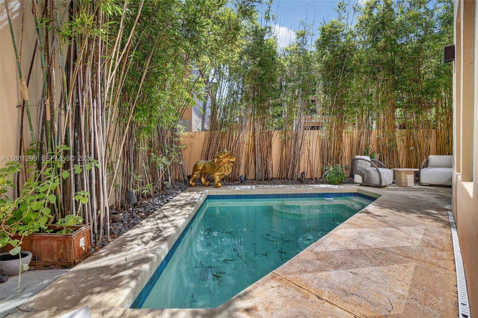 ISLAND WAY - Residential