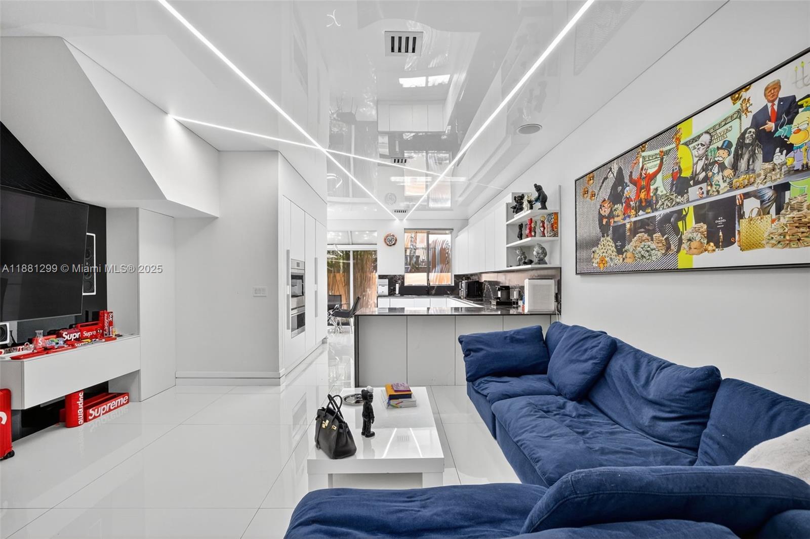 ISLAND WAY - Residential