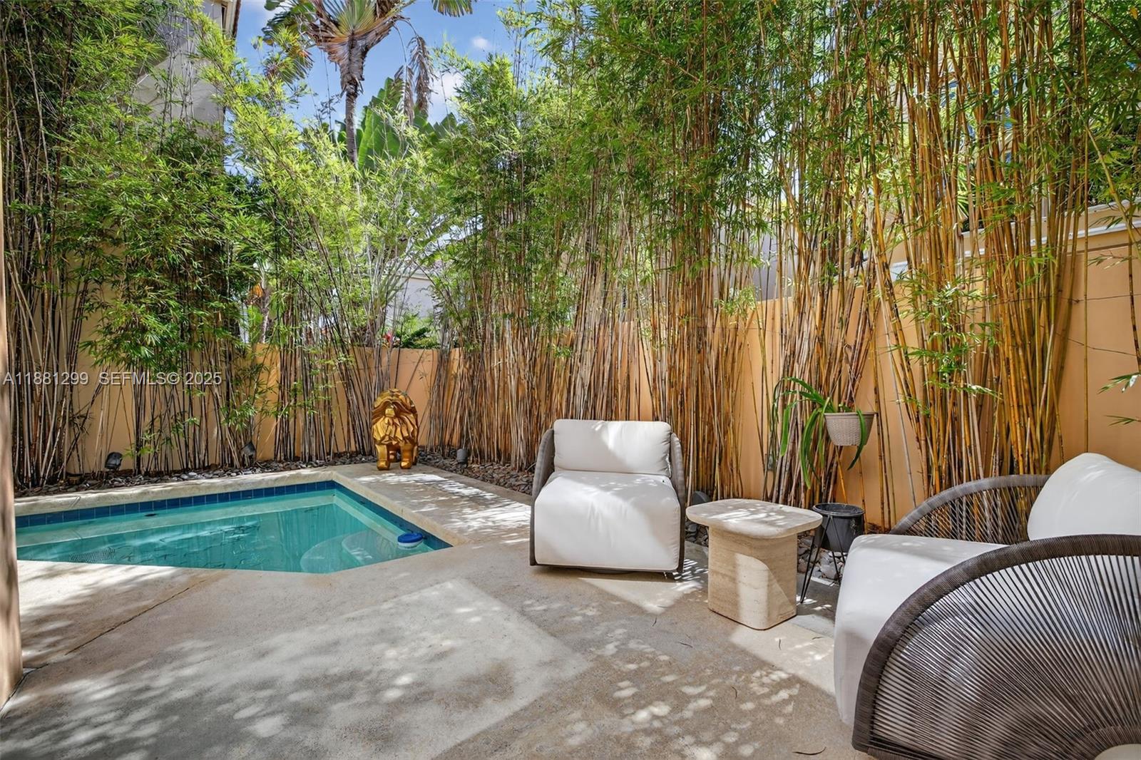 ISLAND WAY - Residential