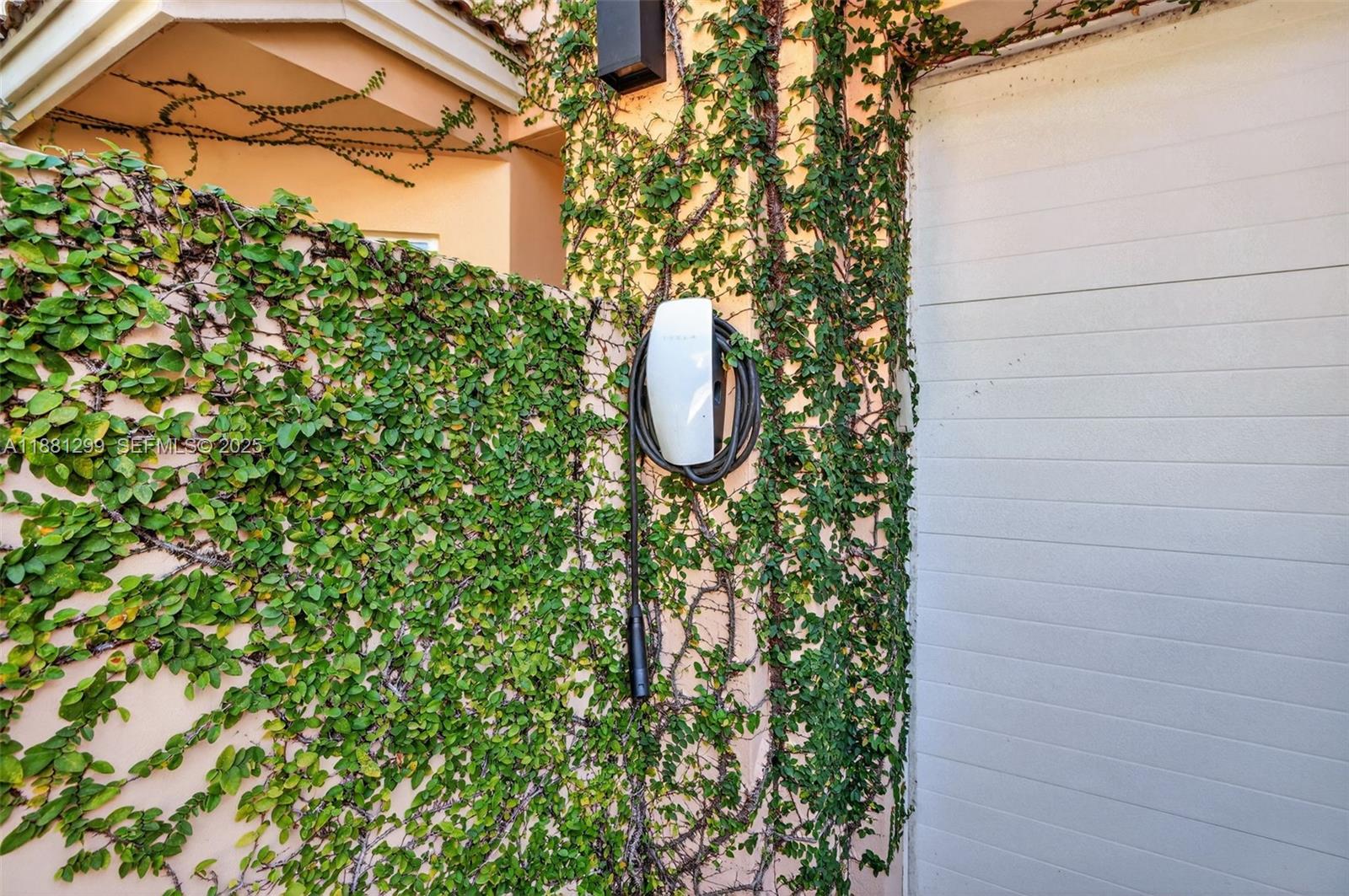 ISLAND WAY - Residential