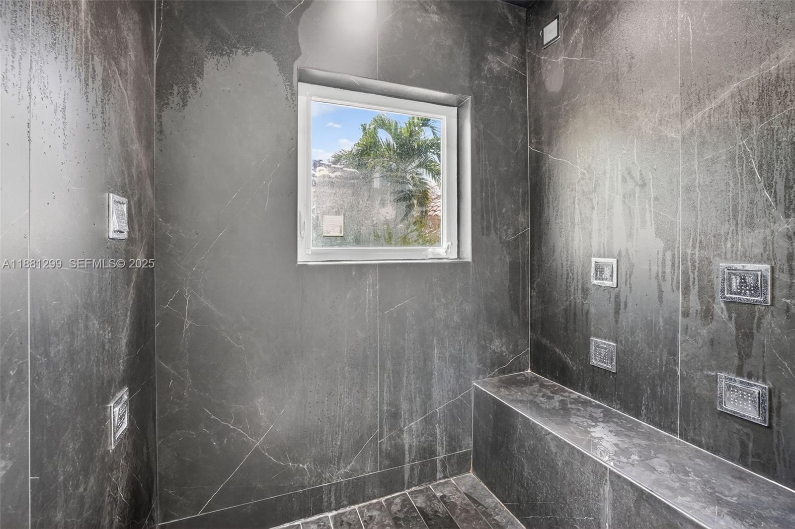 ISLAND WAY - Residential