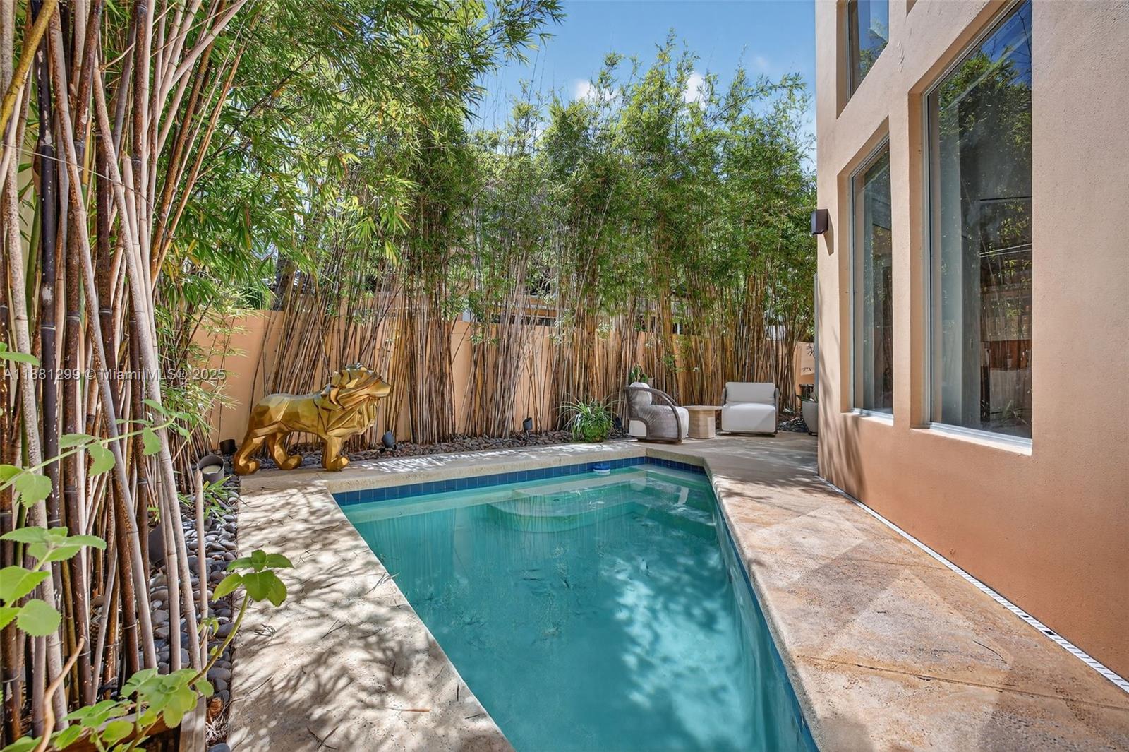 ISLAND WAY - Residential