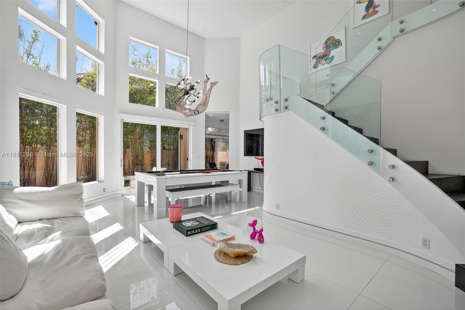 ISLAND WAY - Residential