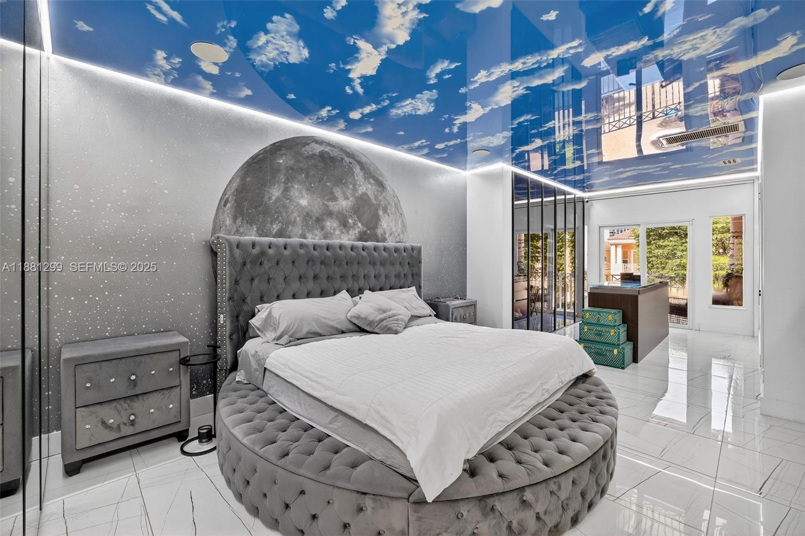 ISLAND WAY - Residential