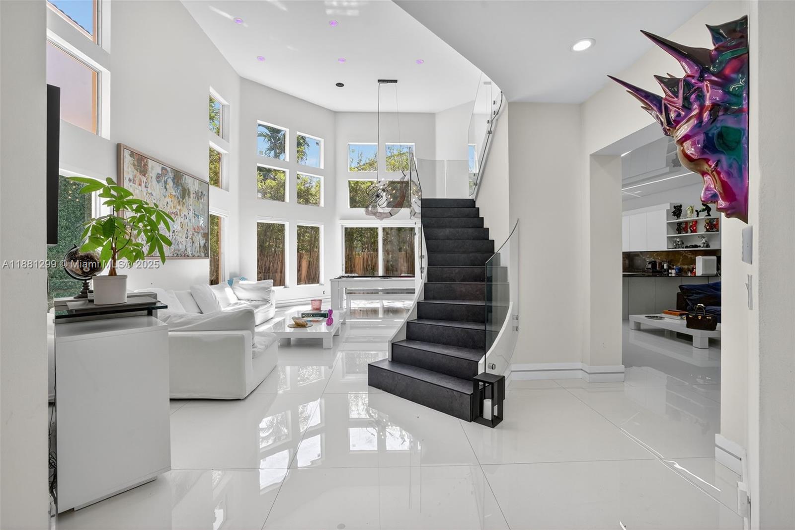 ISLAND WAY - Residential