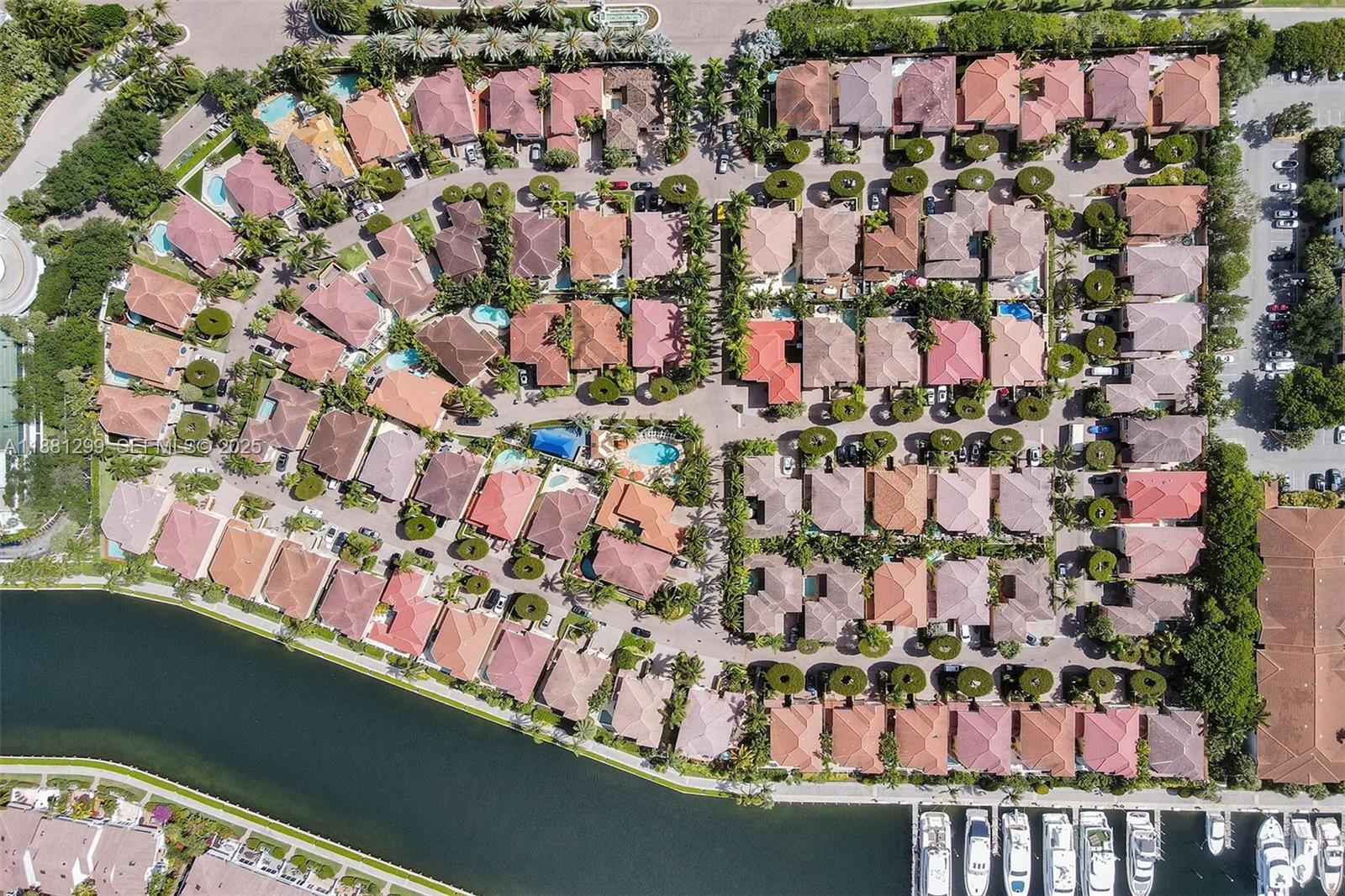 ISLAND WAY - Residential