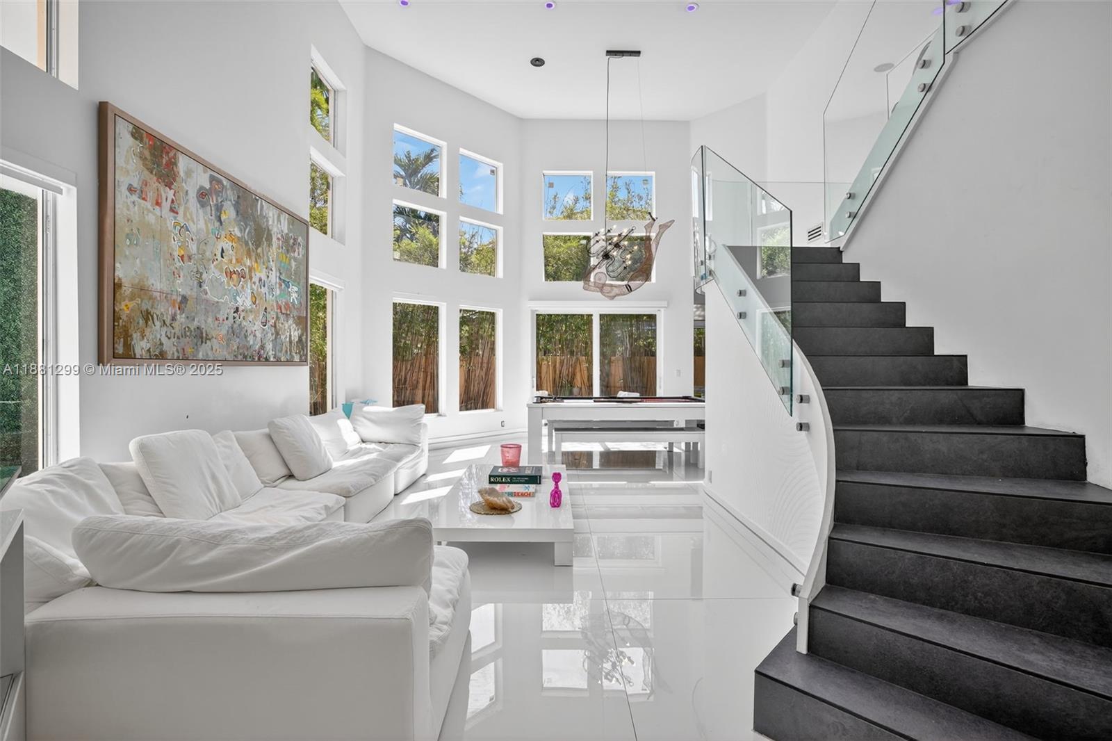 ISLAND WAY - Residential